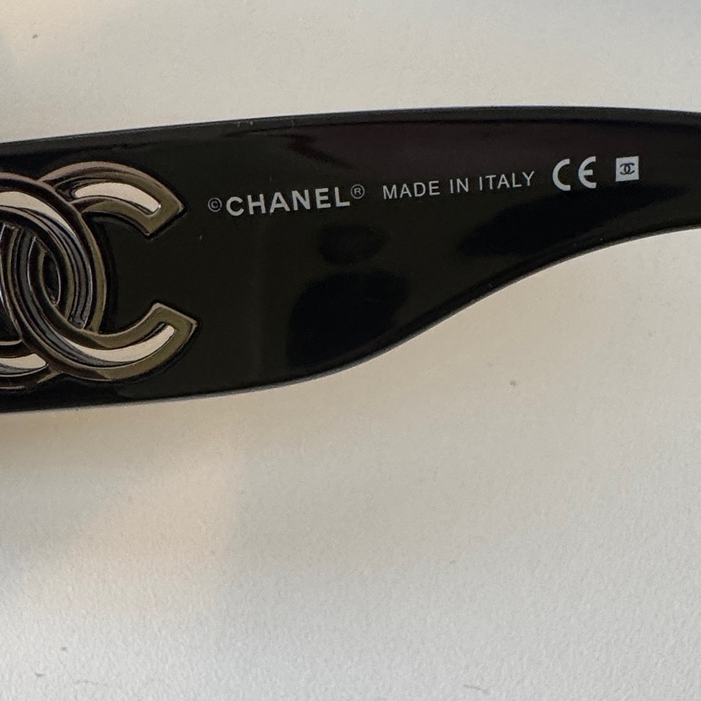CHANEL Vintage Aviator Sunglasses with Black Lenses Early 2000s - Picture 8 of 8